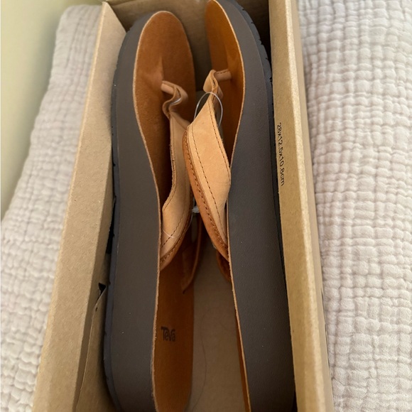 Teva Tan Flip-Flop Sandals - Picture 9 of 11